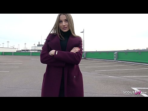 ❤️ ドイツ人スカウトマンは、夢のようにスティール、駐車場のテルテル、お金のためのセクシーに触れることです。 ❤️❌ ポルノfb ❌️